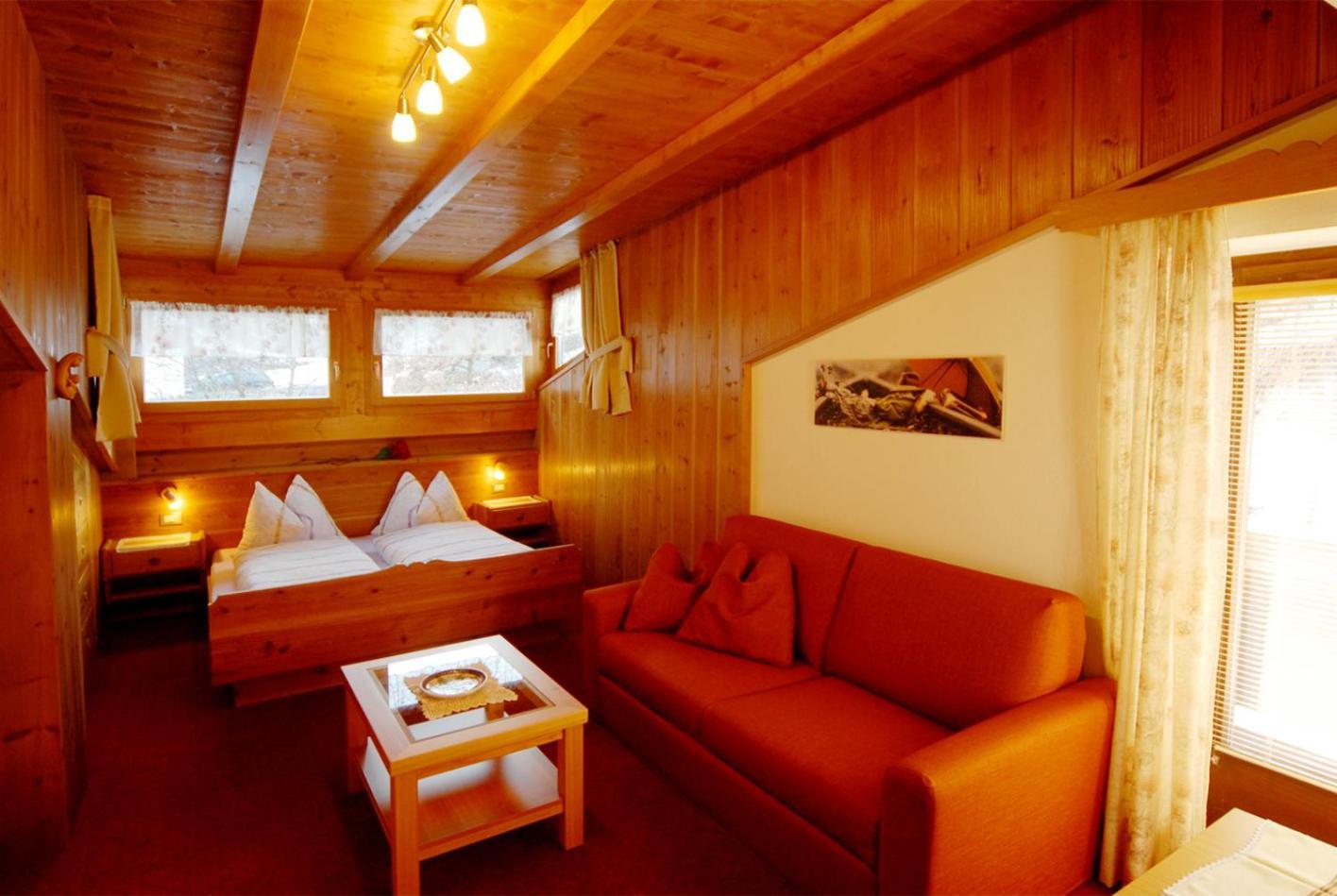 Hotel Garni Waldfrieden Castelrotto Exterior foto