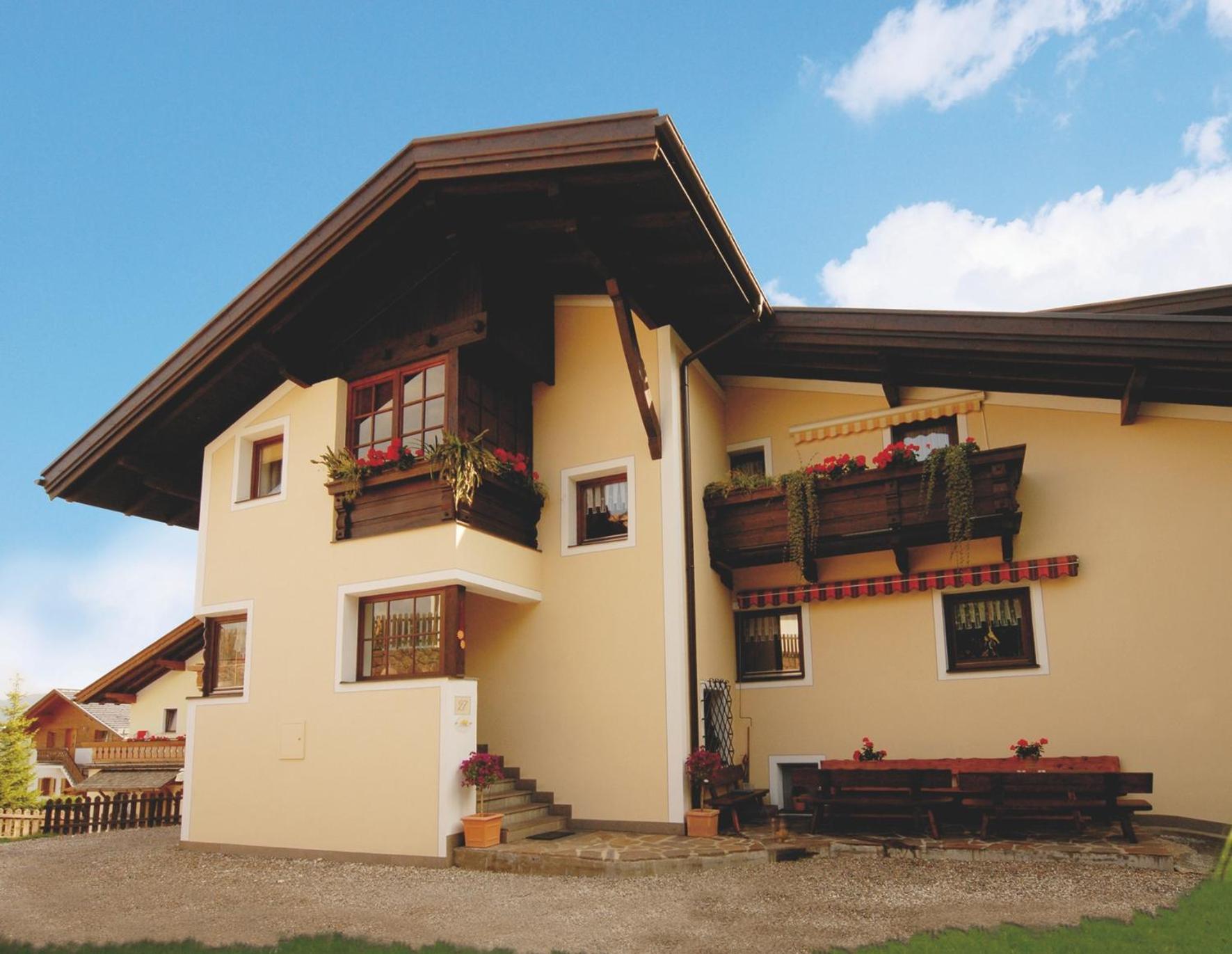 Hotel Garni Waldfrieden Castelrotto Exterior foto