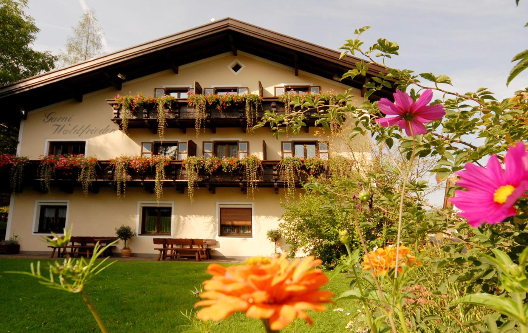 Hotel Garni Waldfrieden Castelrotto Exterior foto
